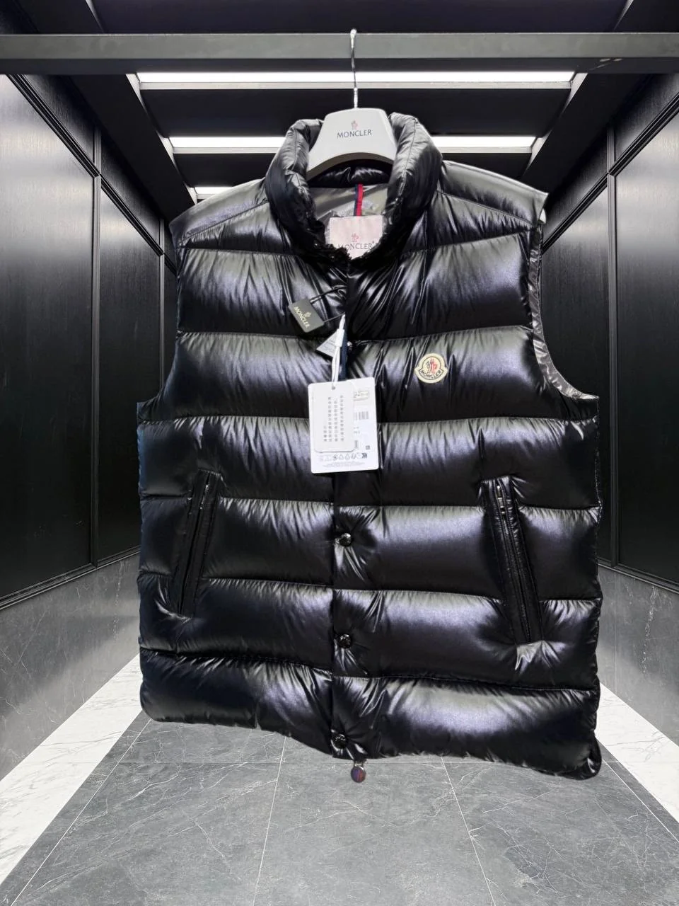 Чоловіча жилетка  - Moncler
